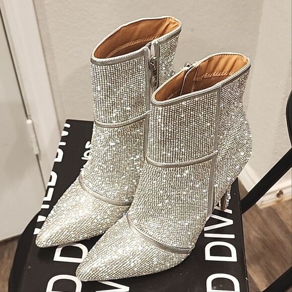 Wild Diva Lounge Giselle Rhinestone Ankle Stiletto Boot - Picture 5 of 5